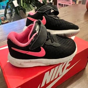Toddler Nike Tanjun Black and Pink